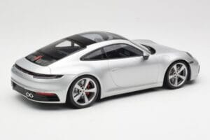 Porsche 911 992 Carrera 4S Srebrn Minichamps 1:18 155067322 Kovina – slika 2 od 6