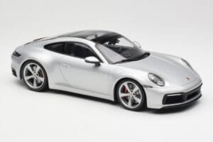 Porsche 911 992 Carrera 4S Srebrn Minichamps 1:18 155067322 Kovina – slika 4 od 6
