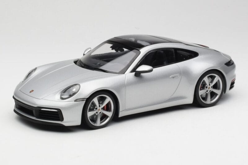 Porsche 911 992 Carrera 4S Srebrn Minichamps 1:18 155067322 Kovina