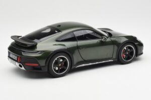 Porsche 911 992 Dakar Oak Zelen Metalik Norev 1:18 187241 Kovina – slika 3 od 9