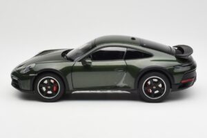 Porsche 911 992 Dakar Oak Zelen Metalik Norev 1:18 187241 Kovina – slika 5 od 9