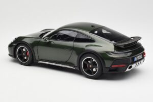 Porsche 911 992 Dakar Oak Zelen Metalik Norev 1:18 187241 Kovina – slika 8 od 9