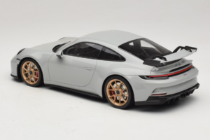 Porsche 911 992 GT3 Chalk Zlata Platišča Minichamps 1:18 117069001 Kovina – slika 5 od 6