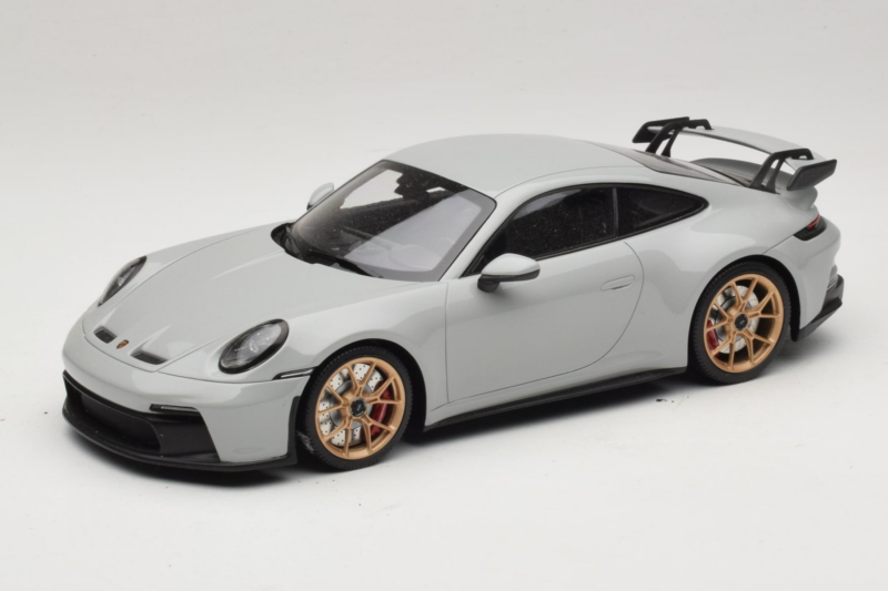 Porsche 911 992 GT3 Chalk Zlata Platišča Minichamps 1:18 117069001 Kovina