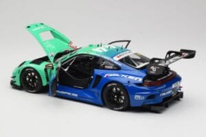 Porsche 911 992 GT3 R Falken #44 D. Eriksson / T. Heinemann 24 Hours of Nurburgring 2023 Minichamps 1:18 113236344 Kovina – slika 5 od 8