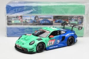 Porsche 911 992 GT3 R Falken #44 D. Eriksson / T. Heinemann 24 Hours of Nurburgring 2023 Minichamps 1:18 113236344 Kovina – slika 8 od 8
