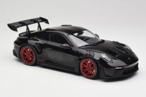 Porsche 911 992 GT3 RS Črna & Rdeča Kolesa & Črn Dekor Minichamps 1:18 153062240 Kovina – slika 4 od 6