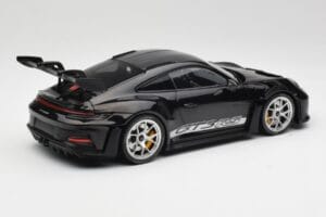 Porsche 911 992 GT3 RS Črn S Srebrnimi Platišči Minichamps 1:18 155062231 Kovina – slika 2 od 6