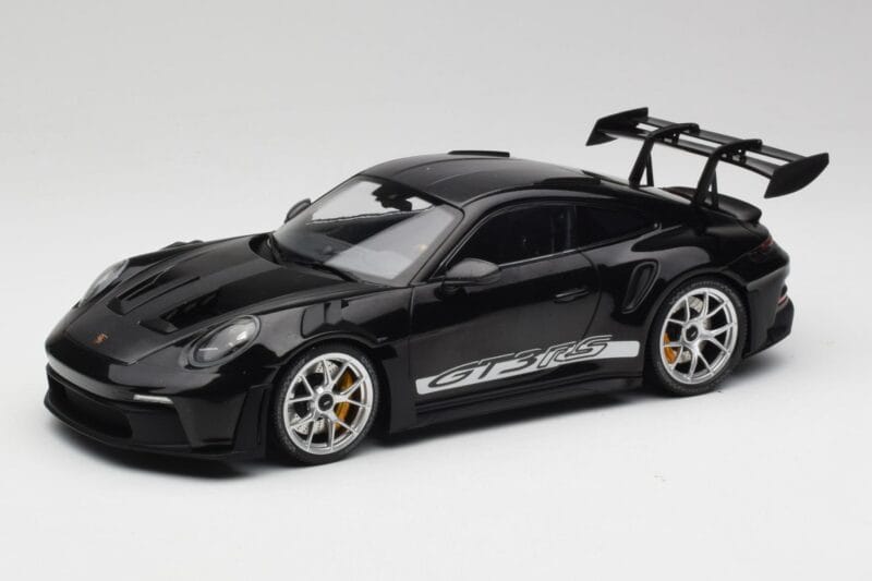 Porsche 911 992 GT3 RS Črn S Srebrnimi Platišči Minichamps 1:18 155062231 Kovina