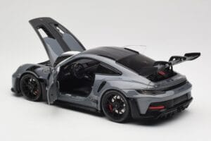 Porsche 911 992 GT3 RS Crayon Weissach Package & Black Wheels Minichamps 1:18 110062024 Kovina – slika 5 od 8