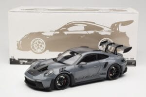 Porsche 911 992 GT3 RS Crayon Weissach Package & Black Wheels Minichamps 1:18 110062024 Kovina – slika 8 od 8