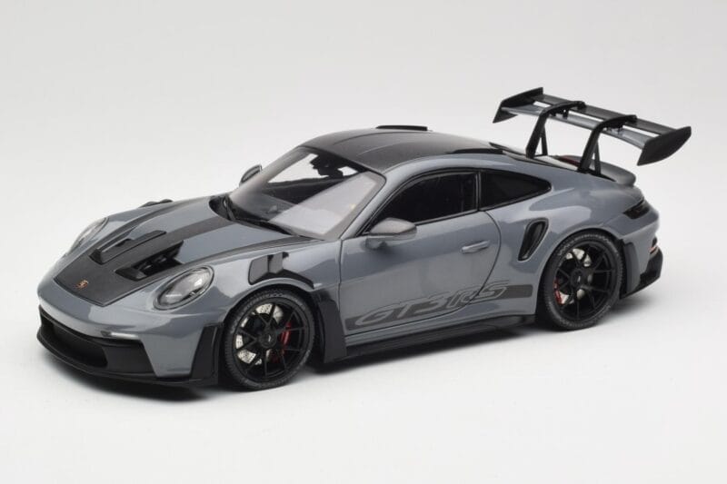 Porsche 911 992 GT3 RS Crayon Weissach Package & Black Wheels Minichamps 1:18 110062024 Kovina