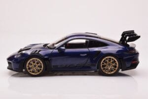 Porsche 911 992 GT3 RS Gentian Moder Metalik Norev 1:18 187363 Kovina – slika 4 od 8