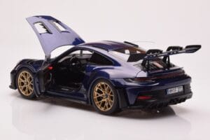 Porsche 911 992 GT3 RS Gentian Moder Metalik Norev 1:18 187363 Kovina – slika 5 od 8