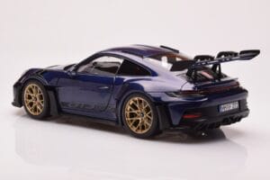 Porsche 911 992 GT3 RS Gentian Moder Metalik Norev 1:18 187363 Kovina – slika 7 od 8