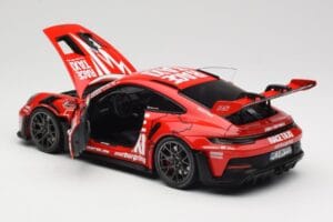 Porsche 911 992 GT3 RS Getspeed Race Taxi Guards Red Minichamps 1:18 110062040 Kovina – slika 5 od 8