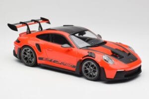 Porsche 911 992 GT3 RS Guards Oranžen & Srebrna Platišča Minichamps 1:18 911992002 Kovina – slika 4 od 6