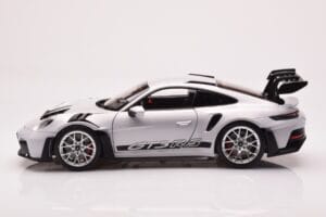 Porsche 911 992 GT3 RS Ice Siv Norev 1:18 187359 Kovina – slika 4 od 8