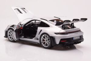 Porsche 911 992 GT3 RS Ice Siv Norev 1:18 187359 Kovina – slika 5 od 8