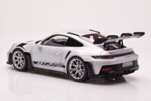 Porsche 911 992 GT3 RS Ice Siv Norev 1:18 187359 Kovina – slika 7 od 8