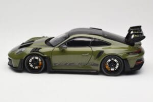 Porsche 911 992 GT3 RS Nato Olive & Black Wheels Minichamps 1:18 110062027 Kovina – slika 4 od 8