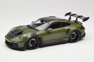 Porsche 911 992 GT3 RS Nato Olive & Black Wheels Minichamps 1:18 110062027 Kovina