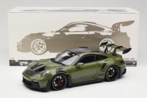 Porsche 911 992 GT3 RS Nato Olive & Black Wheels Minichamps 1:18 110062027 Kovina – slika 8 od 8