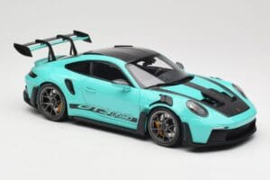 Porsche 911 992 GT3 RS Python Green & Dark Silver Wheels Minichamps 1:18 110062026 Kovina – slika 6 od 8