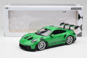 Porsche 911 992 GT3 RS Python Zelena & Srebrna Kolesa & Črn Dekor Minichamps 1:18 153062235 Kovina – slika 6 od 6