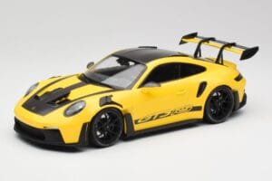 Porsche 911 992 GT3 RS Racing Rumena & Črna Kolesa Minichamps 1:18 153062245 Kovina