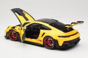 Porsche 911 992 GT3 RS Racing Yellow Weissach Package & Red Wheels Minichamps 1:18 110062025 Kovina – slika 5 od 8