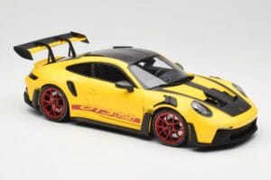 Porsche 911 992 GT3 RS Racing Yellow Weissach Package & Red Wheels Minichamps 1:18 110062025 Kovina – slika 6 od 8