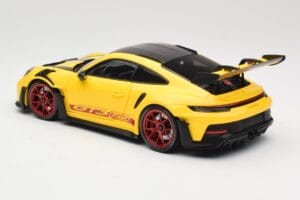 Porsche 911 992 GT3 RS Racing Yellow Weissach Package & Red Wheels Minichamps 1:18 110062025 Kovina – slika 7 od 8