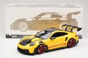 Porsche 911 992 GT3 RS Racing Yellow Weissach Package & Red Wheels Minichamps 1:18 110062025 Kovina – slika 8 od 8