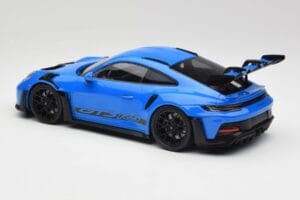 Porsche 911 992 GT3 RS Shark Modra & Črna Kolesa Minichamps 1:18 153062233 Kovina – slika 5 od 6
