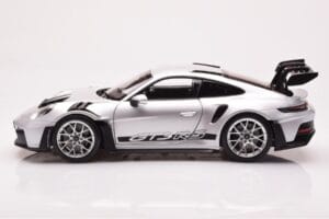 Porsche 911 992 GT3 RS Srebrn Metalik Norev 1:18 187357 Kovina – slika 4 od 8