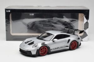 Porsche 911 992 GT3 RS Srebrna & Rdeča Kolesa Minichamps 1:18 153062241 Kovina – slika 6 od 6