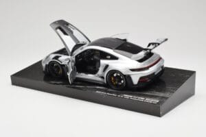 Porsche 911 992 GT3 RS Srebrna Weissach Package Minichamps 1:18 110062020 Kovina – slika 5 od 8