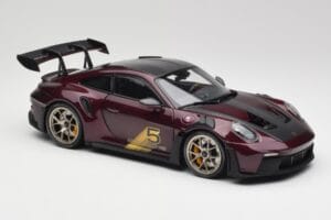 Porsche 911 992 GT3 RS Ultraviolet & Srebrna Kolesa Minichamps 1:18 110062029 Kovina – slika 6 od 8