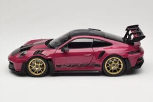 Porsche 911 992 GT3 RS Weissach Package Ruby Star Norev 1:18 187370 Kovina – slika 4 od 8