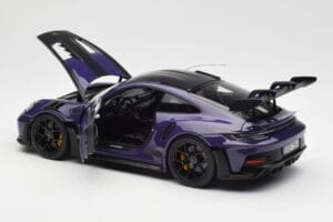 Porsche 911 992 GT3 RS Weissach Package Ultraviolet Norev 1:18 187368 Kovina – slika 5 od 8