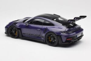 Porsche 911 992 GT3 RS Weissach Package Ultraviolet Norev 1:18 187368 Kovina – slika 7 od 8