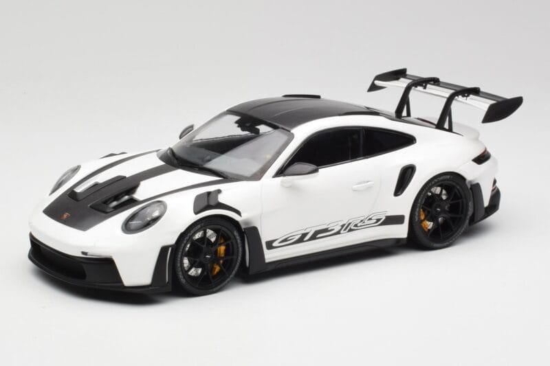 Porsche 911 992 GT3 RS Bela & Črna Kolesa Minichamps 1:18 155062230 Kovina