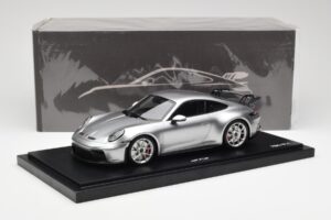 Porsche 911 992 GT3 Srebrna Minichamps 1:18 WAP0211510M004 Smola – slika 7 od 7