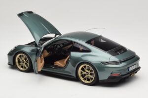 Porsche 911 992 GT3 Touring Package Malachite Green Metallic Norev 1:18 187382 Kovina – slika 5 od 8