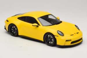 Porsche 911 992 GT3 Touring Rumena Črna Platišča Minichamps 1:18 117069021 Kovina – slika 4 od 6