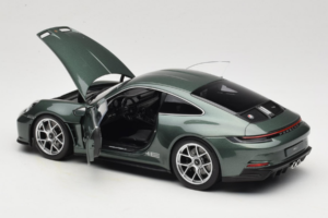 Porsche 911 992 S/T Malachite Green Metallic Norev 1:18 187472 Kovina – slika 4 od 8