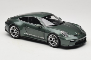 Porsche 911 992 S/T Malachite Green Metallic Norev 1:18 187472 Kovina – slika 6 od 8