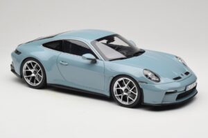 Porsche 911 992 S/T Meisenblau Norev 1:12 127550 Kovina – slika 4 od 6