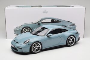 Porsche 911 992 S/T Meisenblau Norev 1:12 127550 Kovina – slika 6 od 6